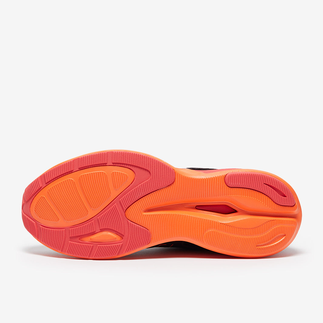 Mizuno Wave Revolt 3