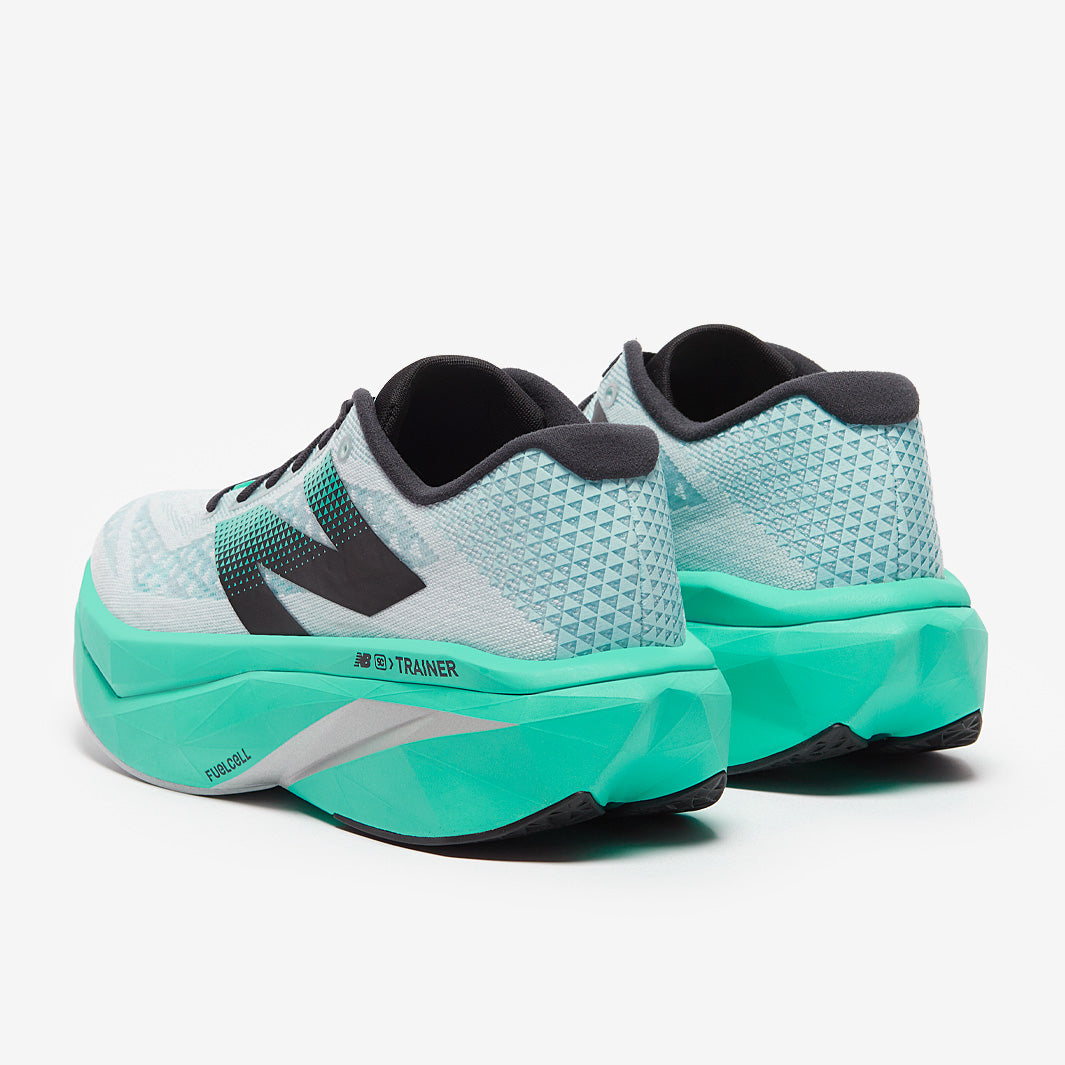 New Balance FuelCell SuperComp Trainer v3