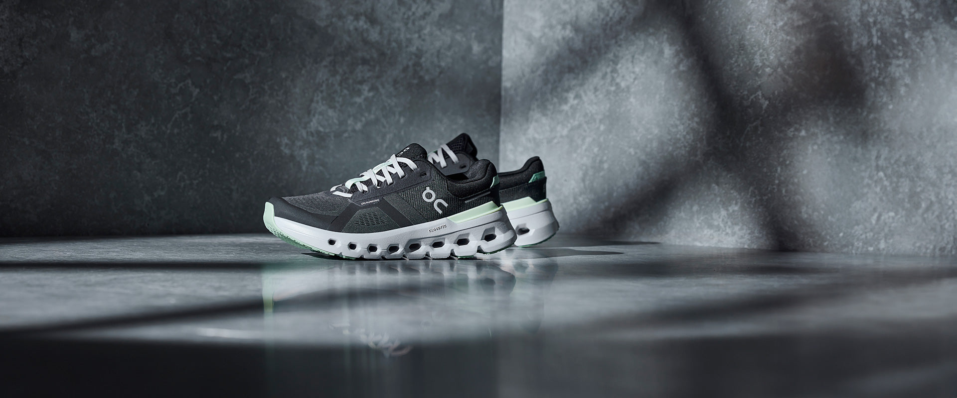 On Womens Cloudrunner 2 Wide