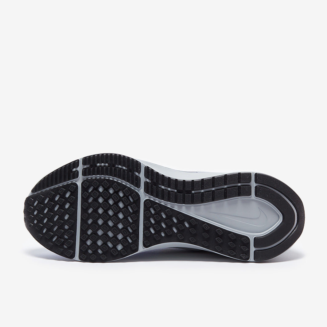 Nike Structure 25