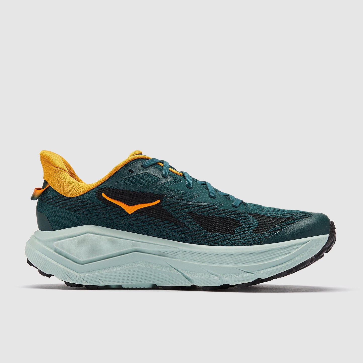 Hoka Challenger 8