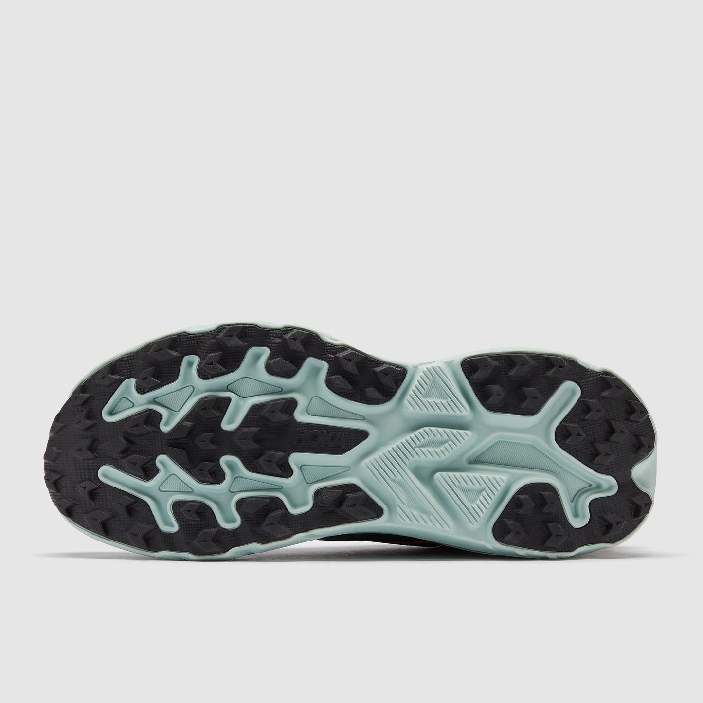 Hoka Challenger 8