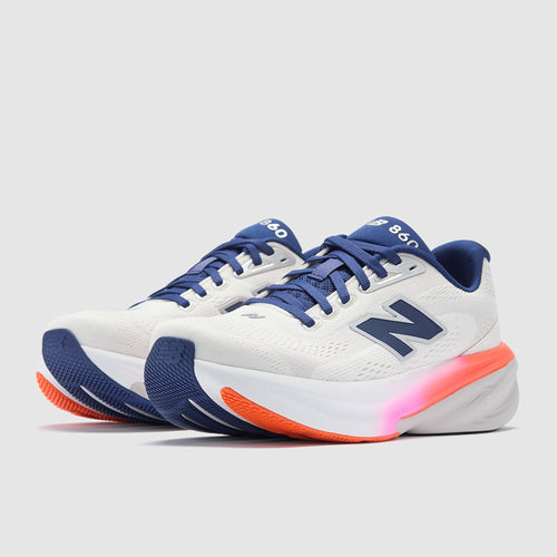 New Balance Womens 860 v15