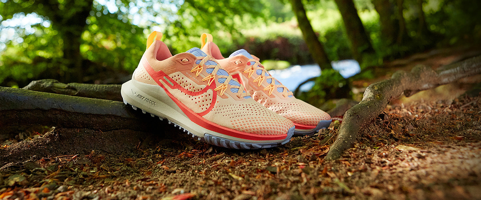 Nike Womens Pegasus Trail 4 - Arctic Orange/Magic Ember