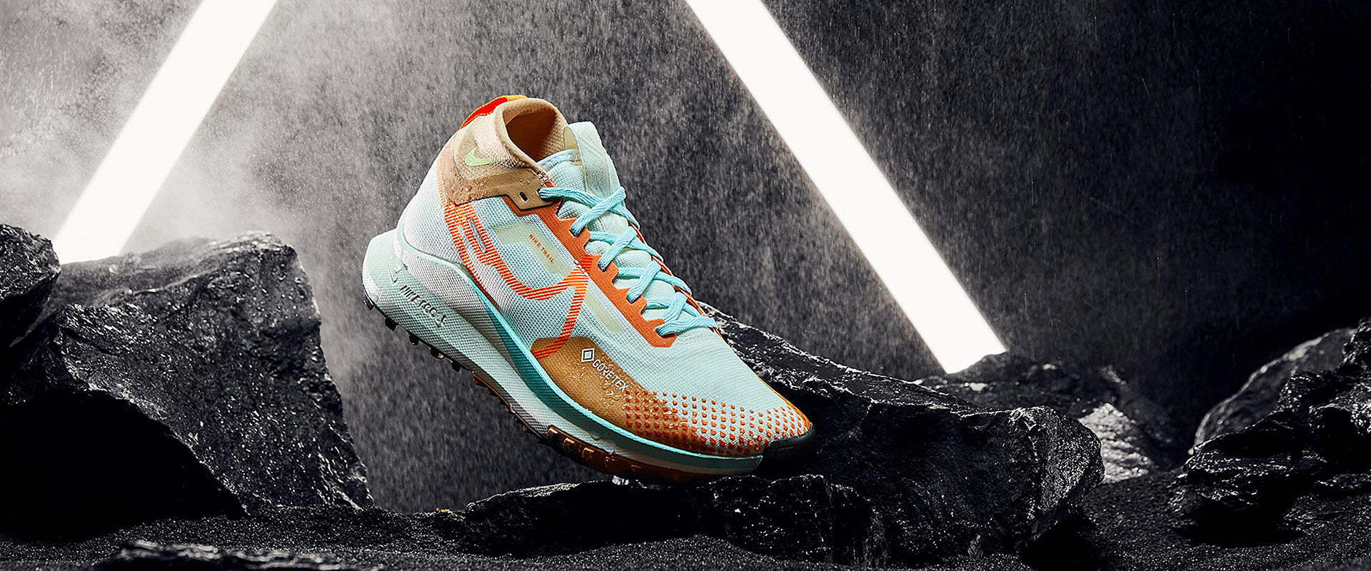 Nike Pegasus Trail 4 GORE-TEX - Pale Ivory/Bright Mandarin-Sail