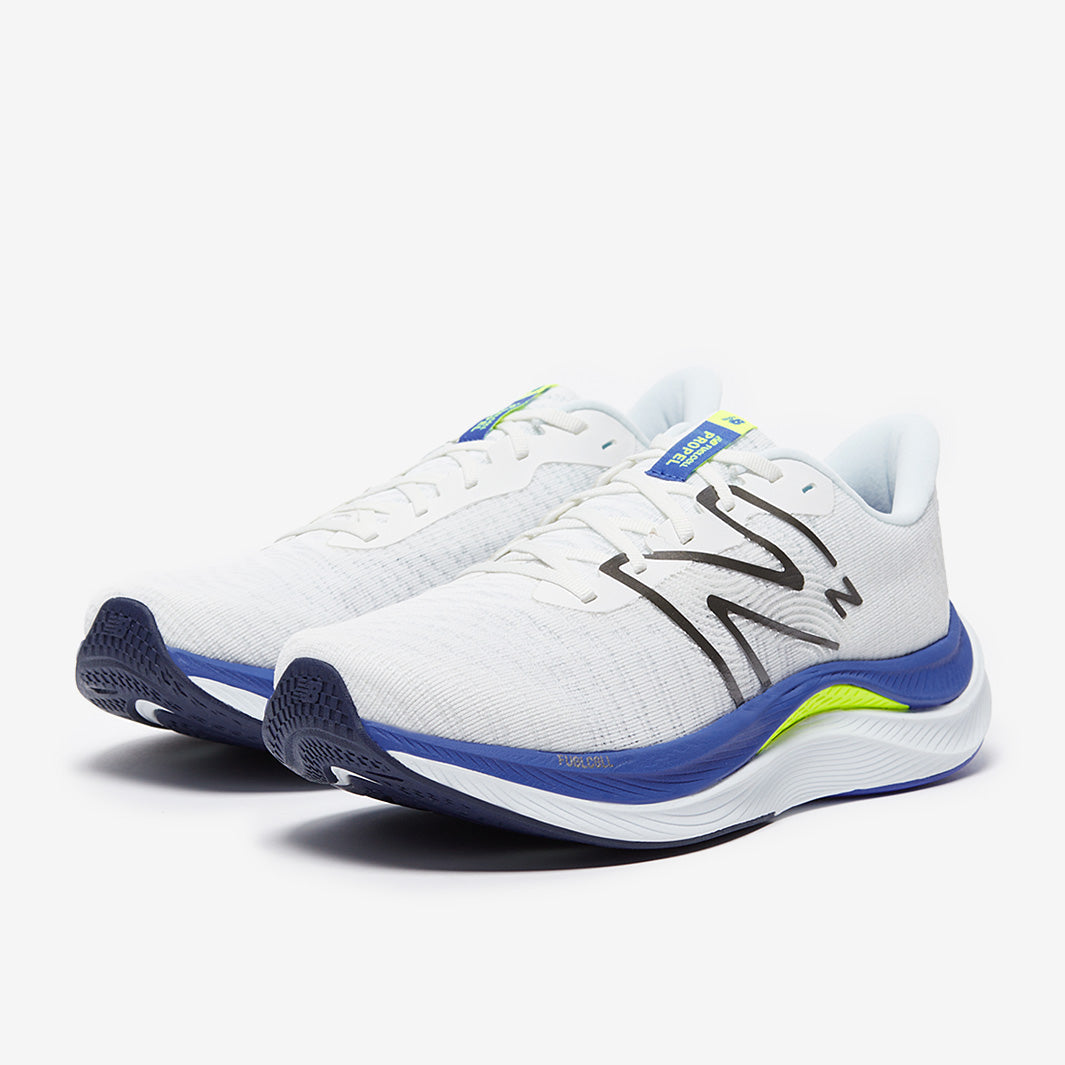 New Balance FuelCell Propel v4