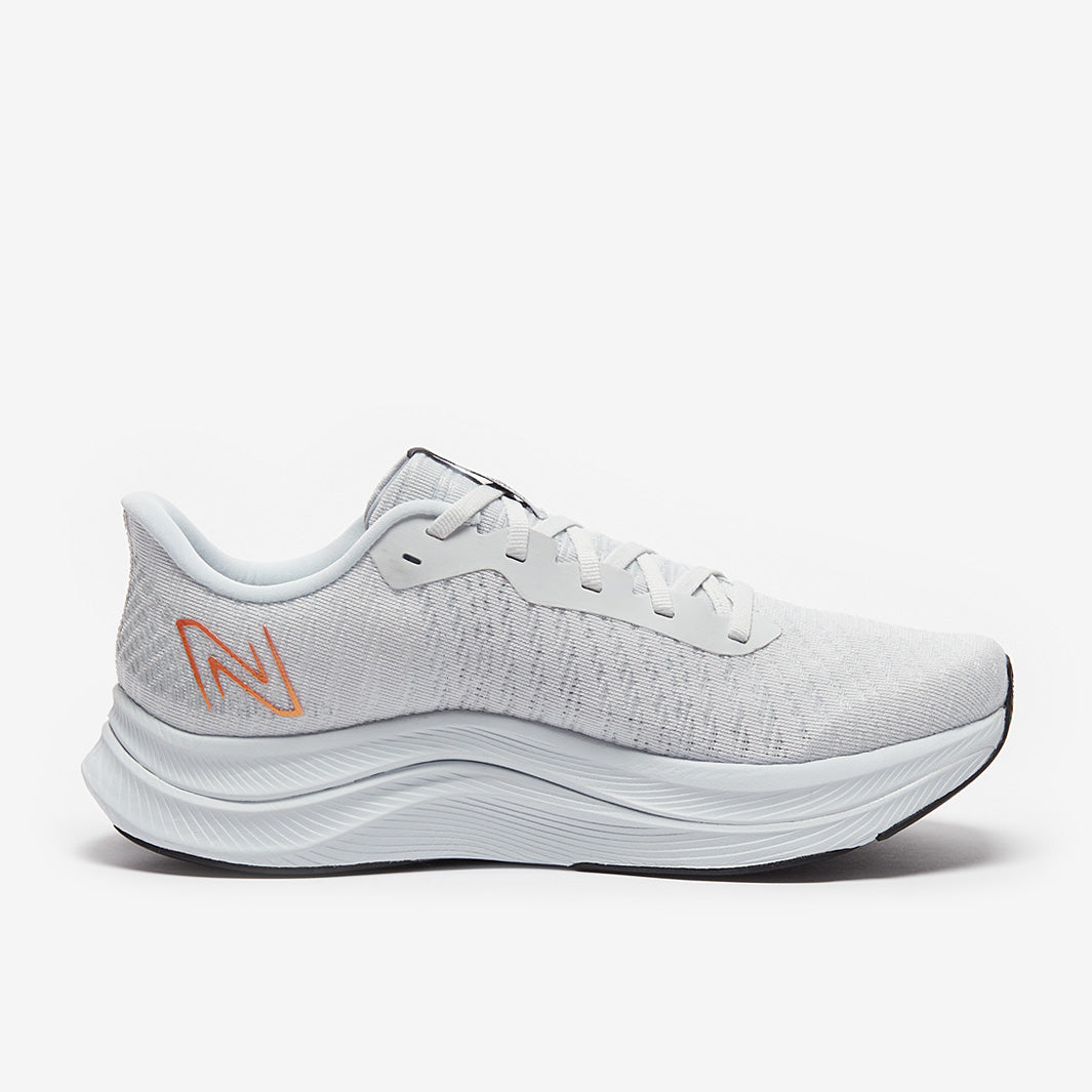 New Balance FuelCell Propel v4