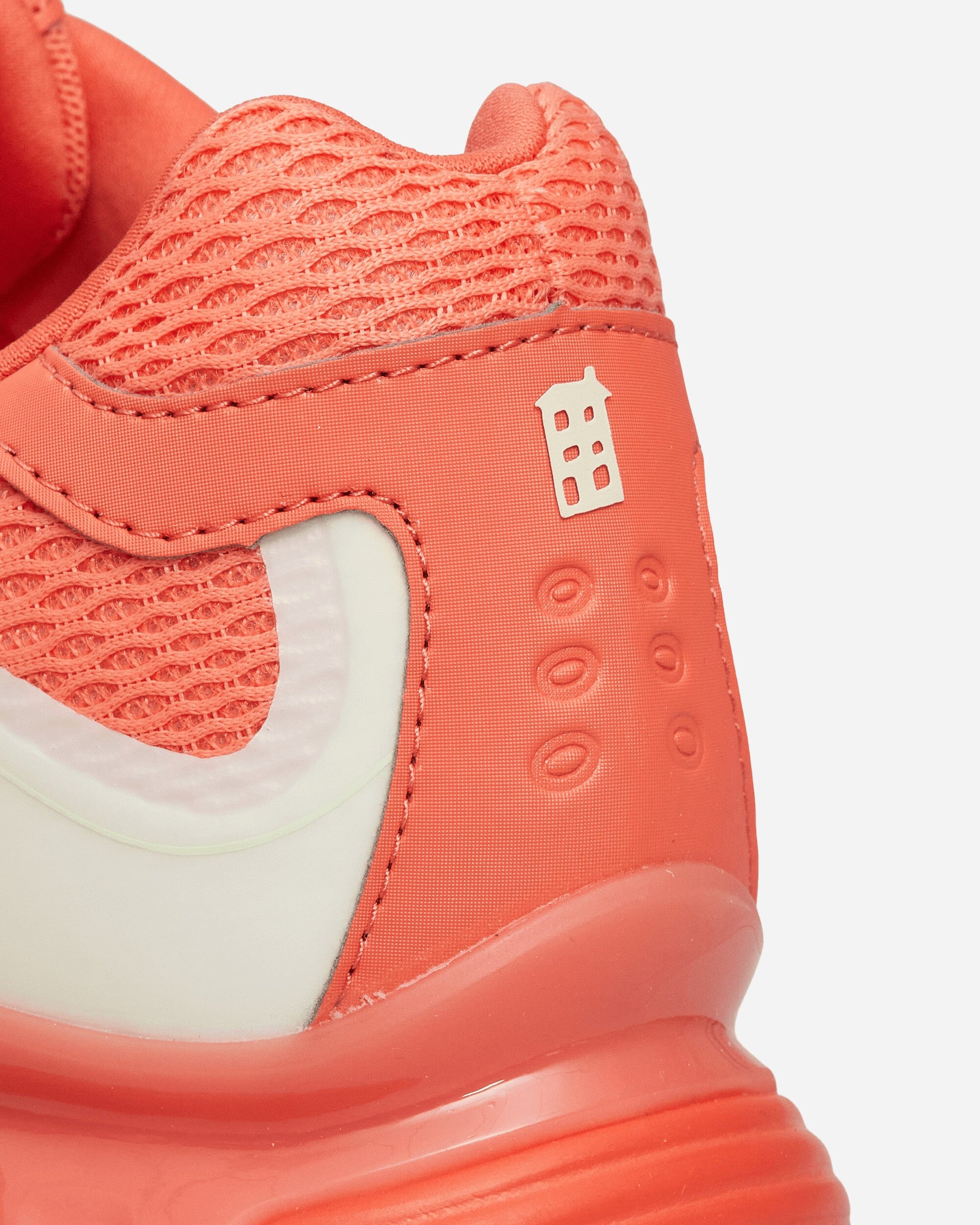 Ama Lou XT-Whisper Void Sneakers Vanilla Ice / Fusion Coral / Emberglow