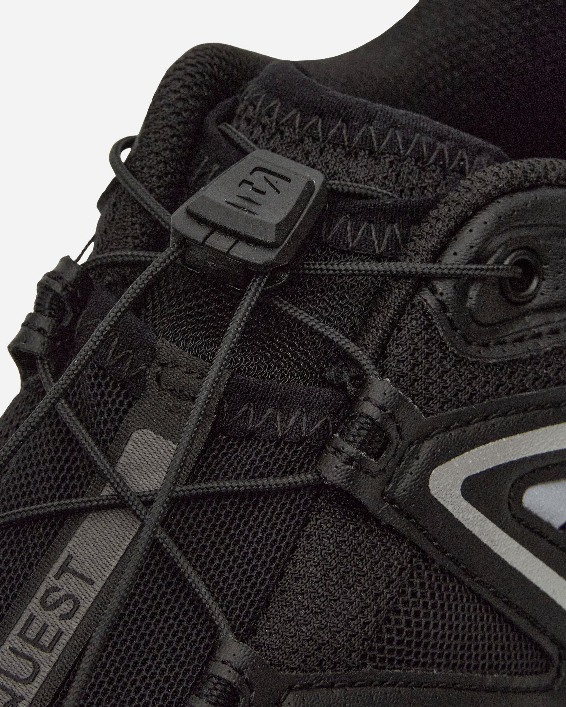 XT-QUEST Sneakers Black / Asphalt