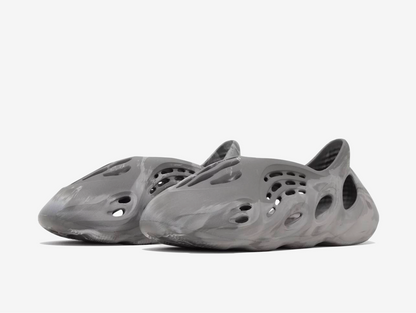 Yeezy Foam RNNR MX Granite